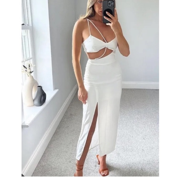 ZARA - SATIN EFFECT CUT OUT DRESS - Picture 2 of 10